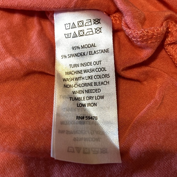 Women’s sleeveless top by Adrienne Vittadini. Size large - salmon shade - Picture 4 of 4